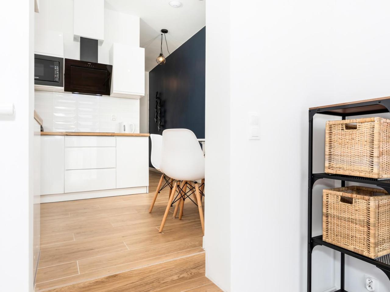 Kompleks Wypoczynkowy Pomerania Z Podgrzewanym Basenem 30 Metrow Do Morza Rewal Room photo